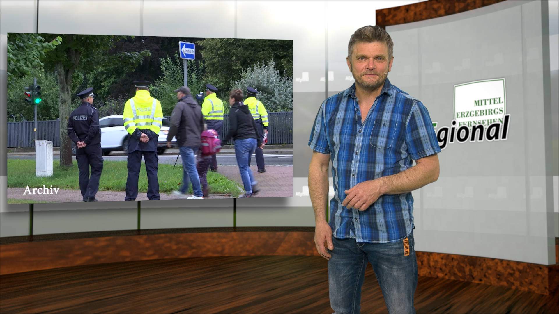 MEgional am 3. Mai 2021 mit Moderator Tobias Körner im Hintergrund ein Bild aus dem Beitrag zur Aktion Blitz for Kids